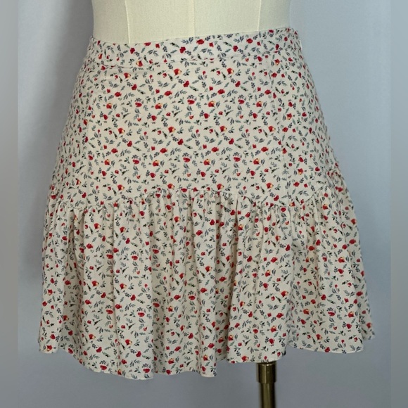 Dress Forum Floral Women's Skirt (623) - Picture 3 of 17
